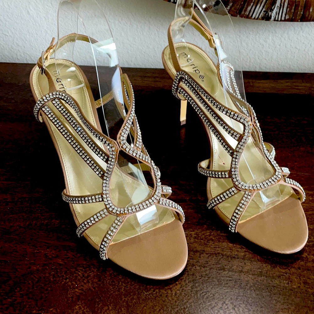 Gorgeous Maripe beige 4 inch heels. Rhinestone size 10